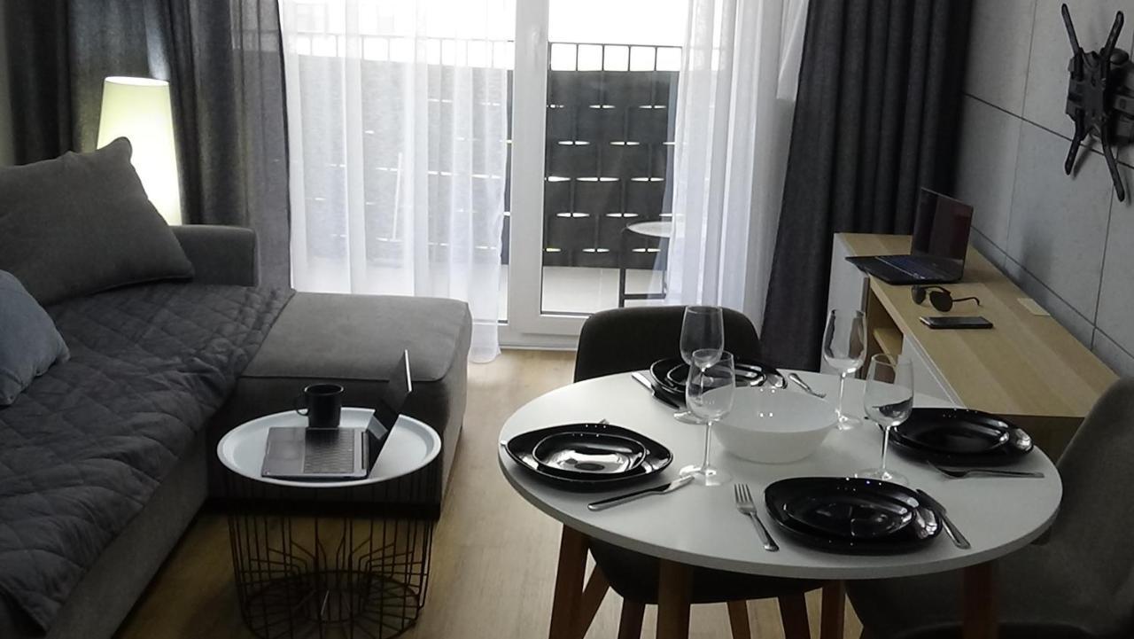 Esperion 7 Days Apartment วอร์ซอ ภายนอก รูปภาพ