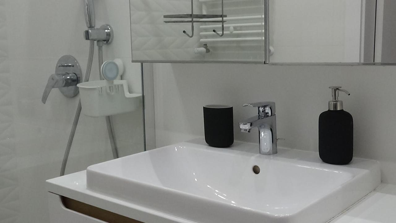 Esperion 7 Days Apartment วอร์ซอ ภายนอก รูปภาพ