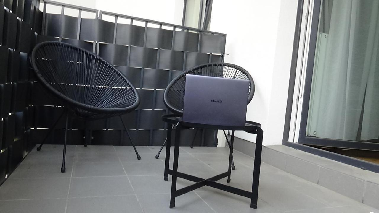 Esperion 7 Days Apartment วอร์ซอ ภายนอก รูปภาพ