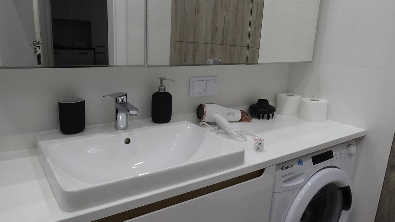 Esperion 7 Days Apartment วอร์ซอ ภายนอก รูปภาพ